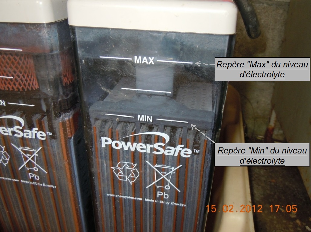 Mise à niveau du volume d'eau des batteries acide-plomb Mise à niveau du volume d'eau des batteries acide-plomb