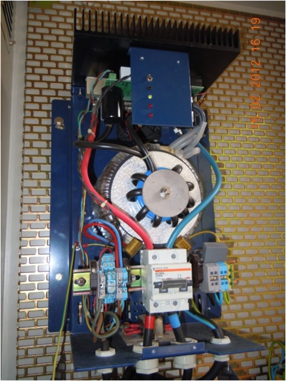 Onduleur photovoltaique autonome sans sa carcasse